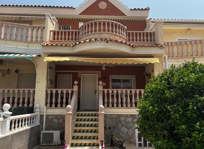 Sale - House -
Cuidad Quesada* - Doña pepa