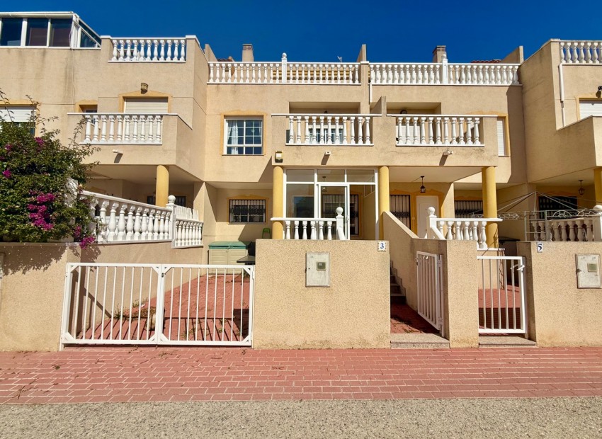 Sale - House -
Guardamar del Segura - El Eden