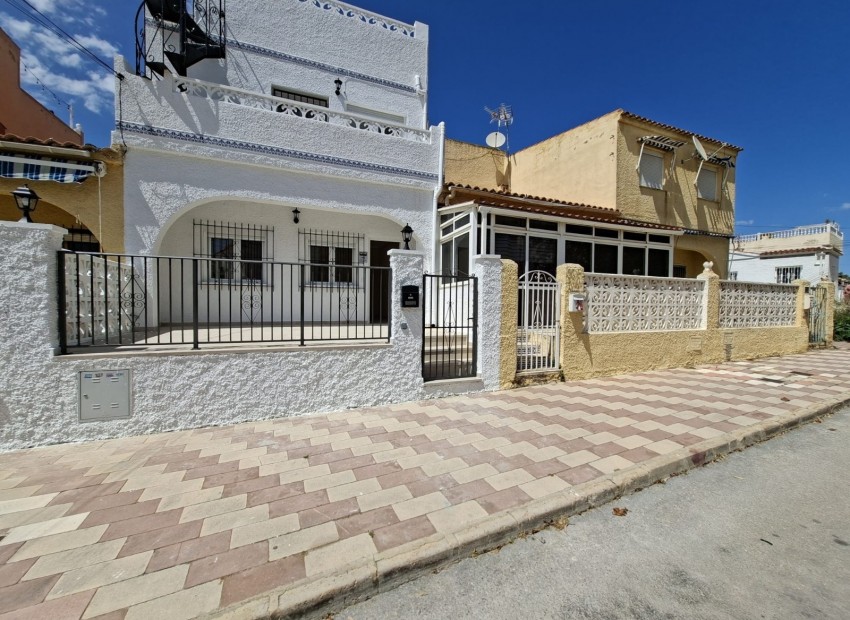 Sale - House -
La Marina - La Marina - Urbanization