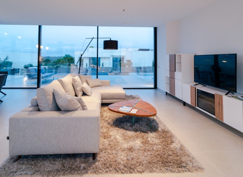 Sale - House -
Las Colinas Golf