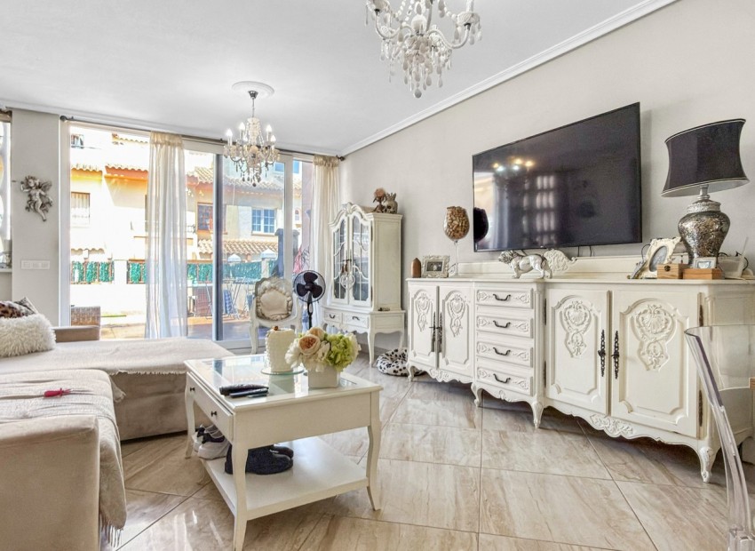 Sale - House -
Orihuela Costa - La Florida