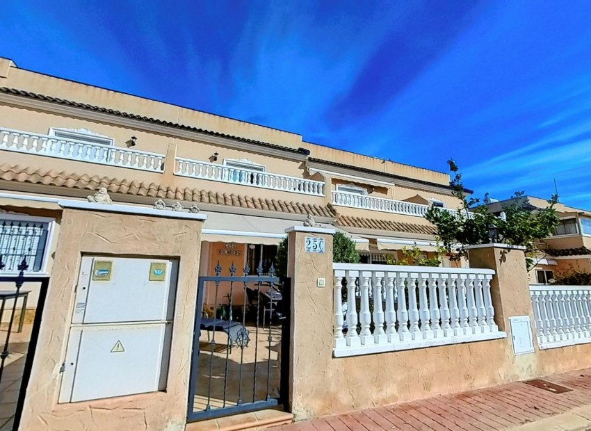 Sale - House -
Orihuela Costa* - Los Dolses