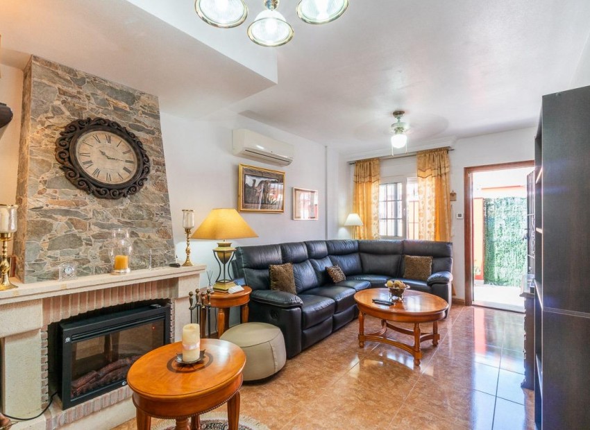 Sale - House -
Orihuela Costa* - PAU 8