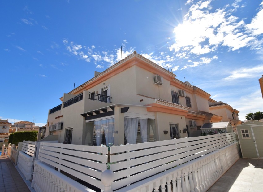Sale - House -
Orihuela Costa - Playa Flamenca