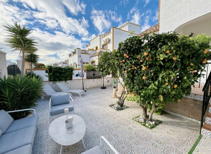 Sale - House -
Orihuela* - Desamparados - Hurchillo - Torremendo