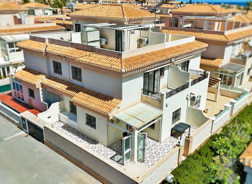 Sale - House -
Playa Flamenca