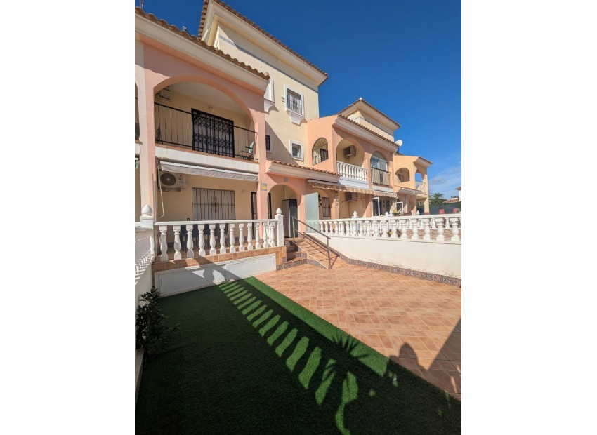 Sale - House -
Playa Flamenca