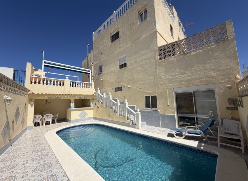 Sale - House -
San Miguel de Salinas - San Miguel - Town