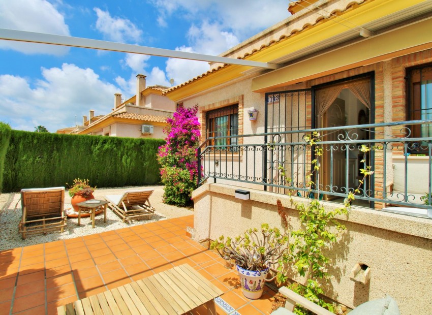 Sale - House -
Villamartin - PAU 8