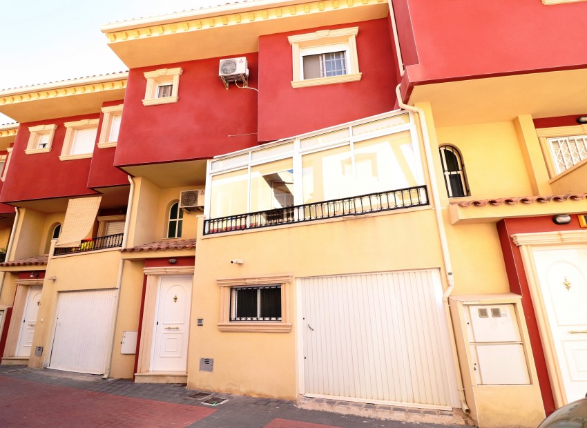 Sale - Townhouse -
Catral