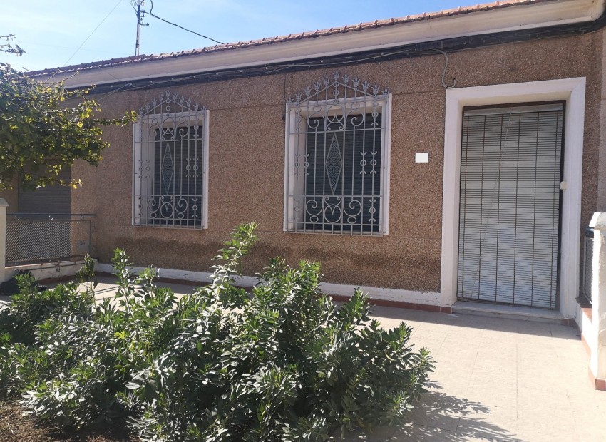 Sale - Townhouse -
Los Montesinos*