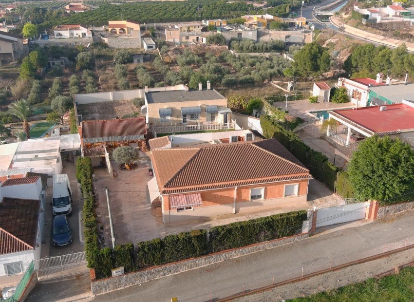 Sale - Villa -
Albatera