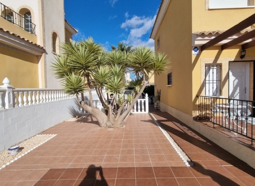 Sale - Villa -
Algorfa* - Algorfa