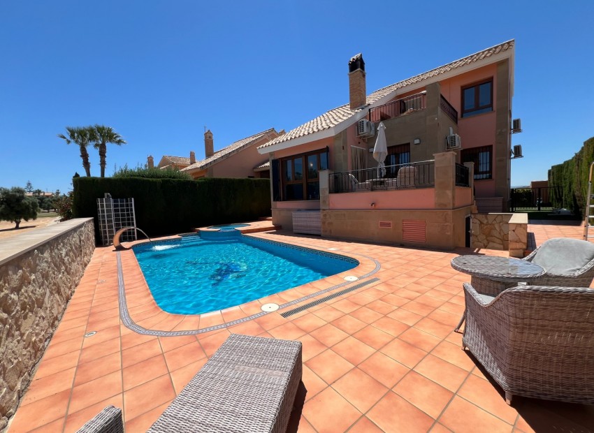 Sale - Villa -
Algorfa - La Finca Golf Resort