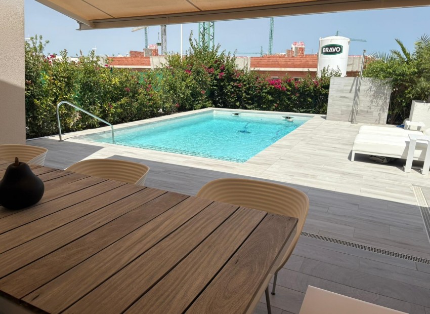 Sale - Villa -
Algorfa* - La Finca Golf