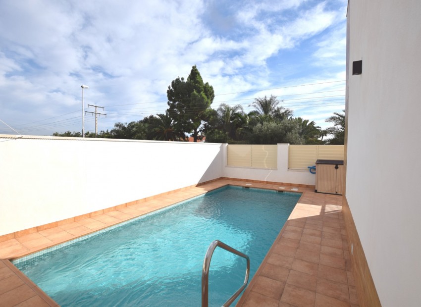 Sale - Villa -
Alicante* - Almoradi*