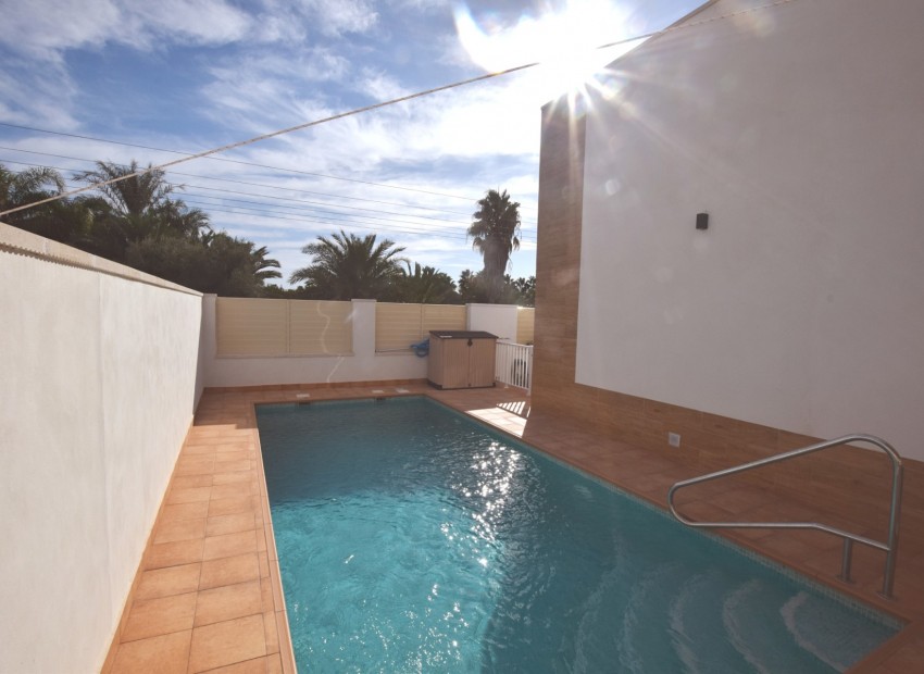 Sale - Villa -
Alicante* - Almoradi*