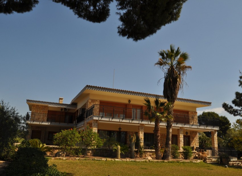 Sale - Villa -
Alicante* - Elda*