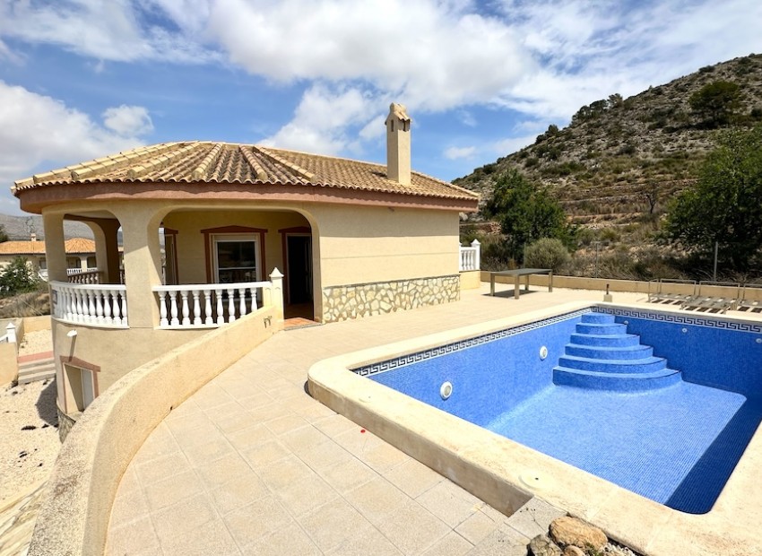 Sale - Villa -
Alicante* - Hondón de las Nieves*