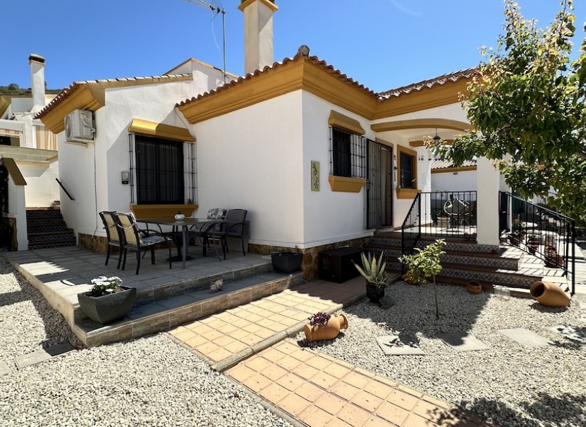 Sale - Villa -
Alicante* - Hondón de las Nieves*