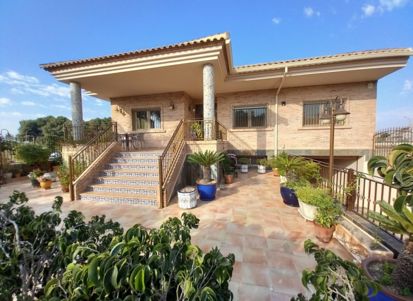 Sale - Villa -
Alicante* - Rafal*