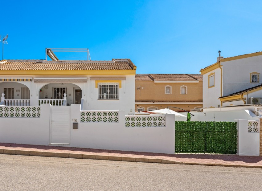 Sale - Villa -
Benijofar* - Monte Azul/ El Dorado