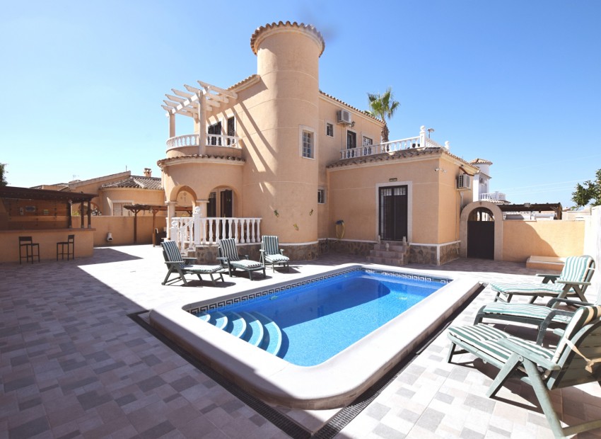 Sale - Villa -
Benijofar*