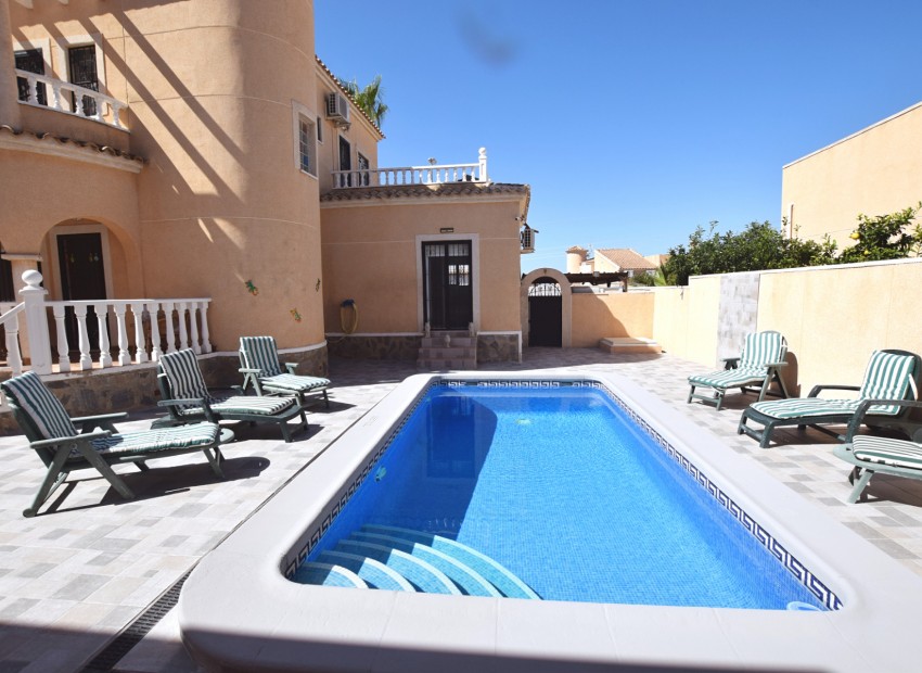 Sale - Villa -
Benijofar*