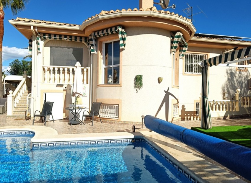 Sale - Villa -
Benijofar*