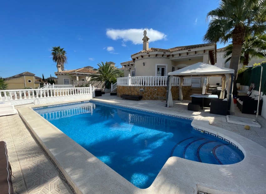 Sale - Villa -
Bigastro