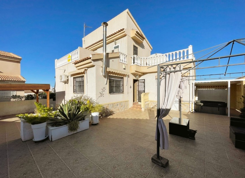 Sale - Villa -
Ciudad Quesada - Doña Pepa