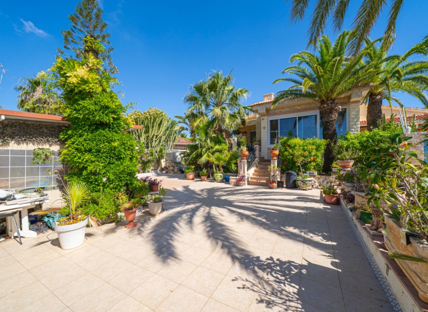 Sale - Villa -
Cuidad Quesada* - Rojales