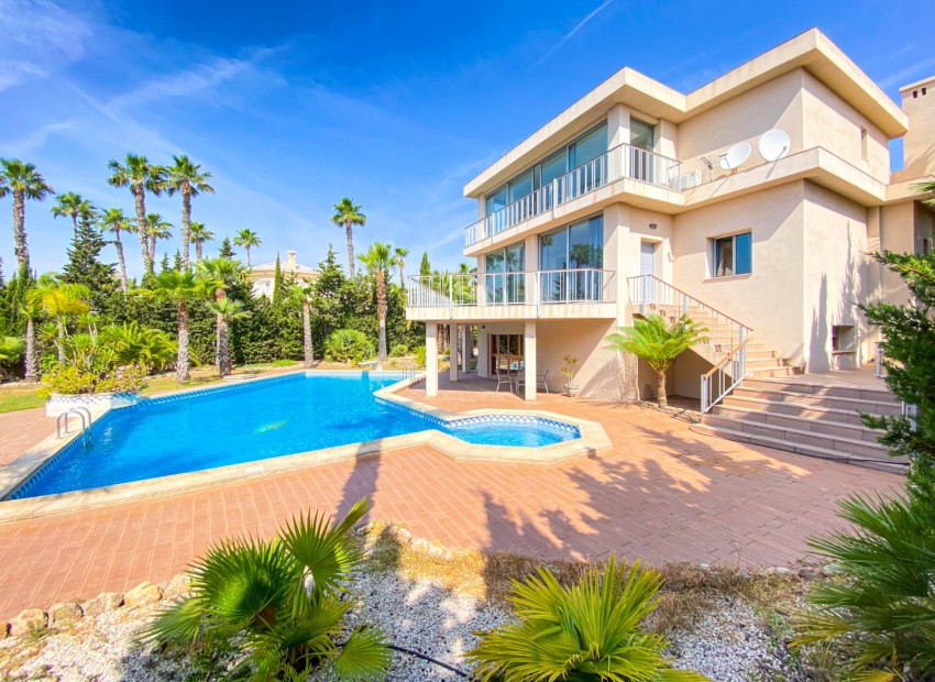 Sale - Villa -
Cuidad Quesada*