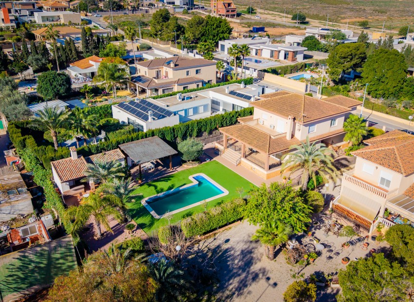 Sale - Villa -
Elche* - Elche