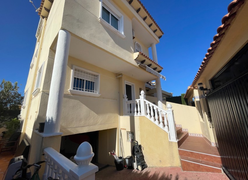 Sale - Villa -
Guardamar del Segura* - Alicante