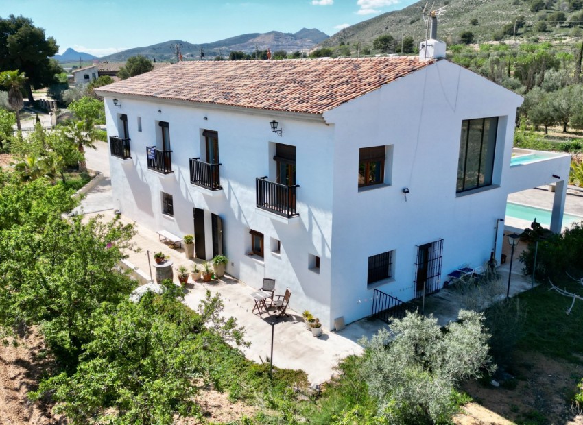 Sale - Villa -
Hondón de las Nieves - Hondón de las Nieves*