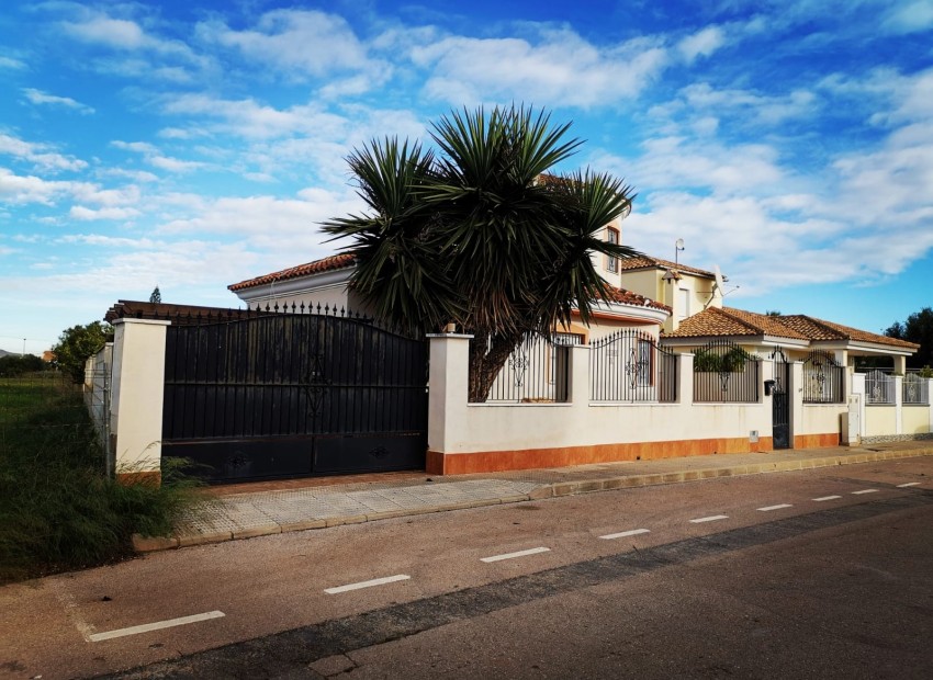 Sale - Villa -
Los Alcázares* - Los Alcazares*