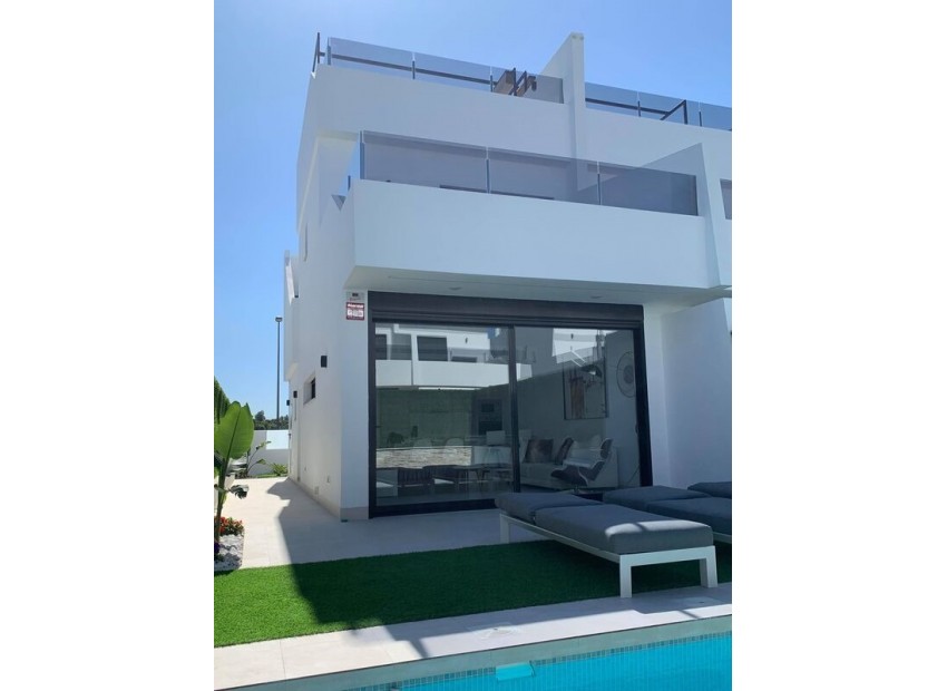 Sale - Villa -
LOS ALCÁZARES - Serena Golf