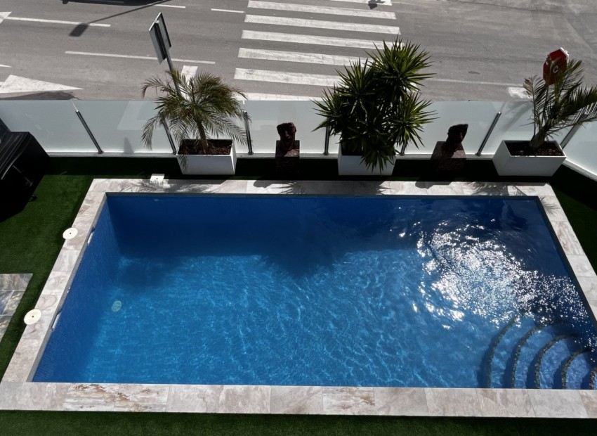 Sale - Villa -
Los Montesinos - Entre Naranjos / Vistabella Golf
