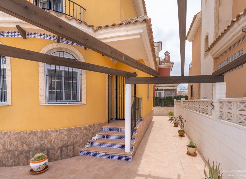 Sale - Villa -
Los Montesinos - Los Montesinos - Urb. La Herrada