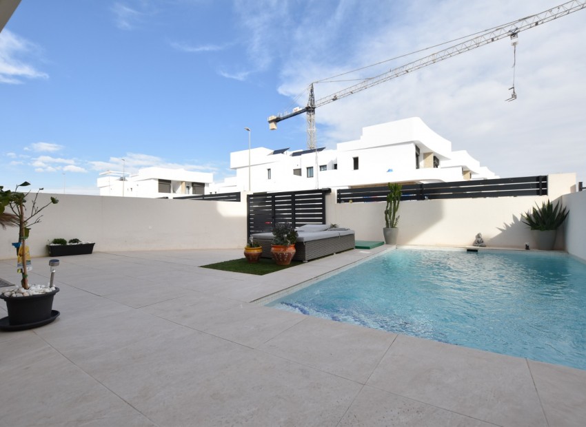 Sale - Villa -
Los Montesinos - Los Montesinos - Village