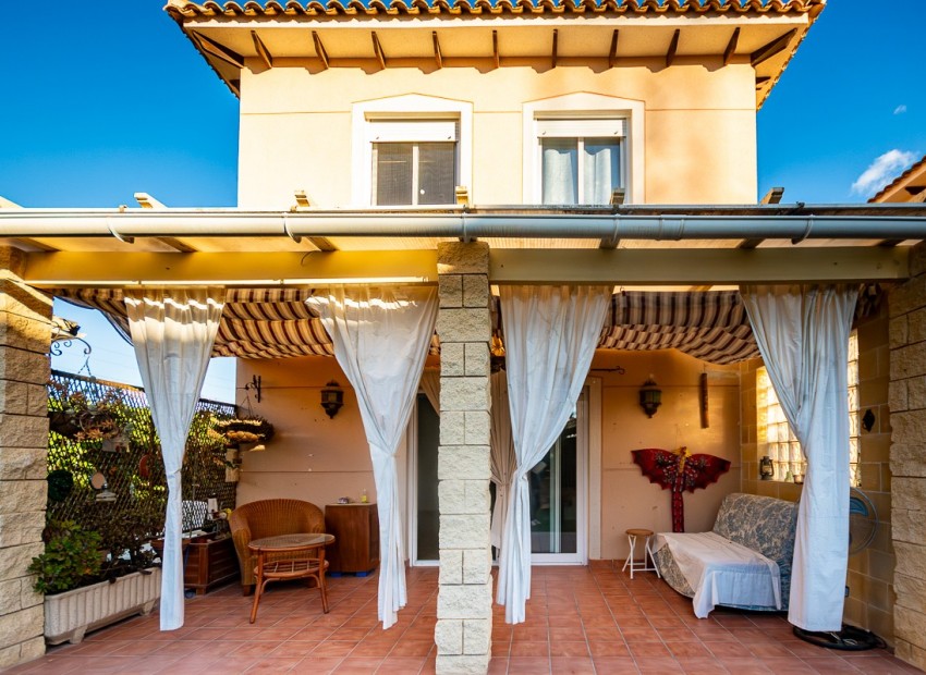 Sale - Villa -
Orihuela* - Benferri