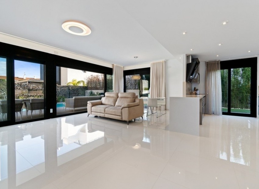 Sale - Villa -
Orihuela Costa* - Agua Marina