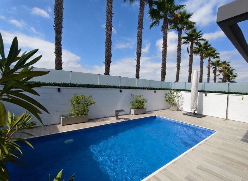 Sale - Villa -
Orihuela Costa* - Lomas de Cabo Roig