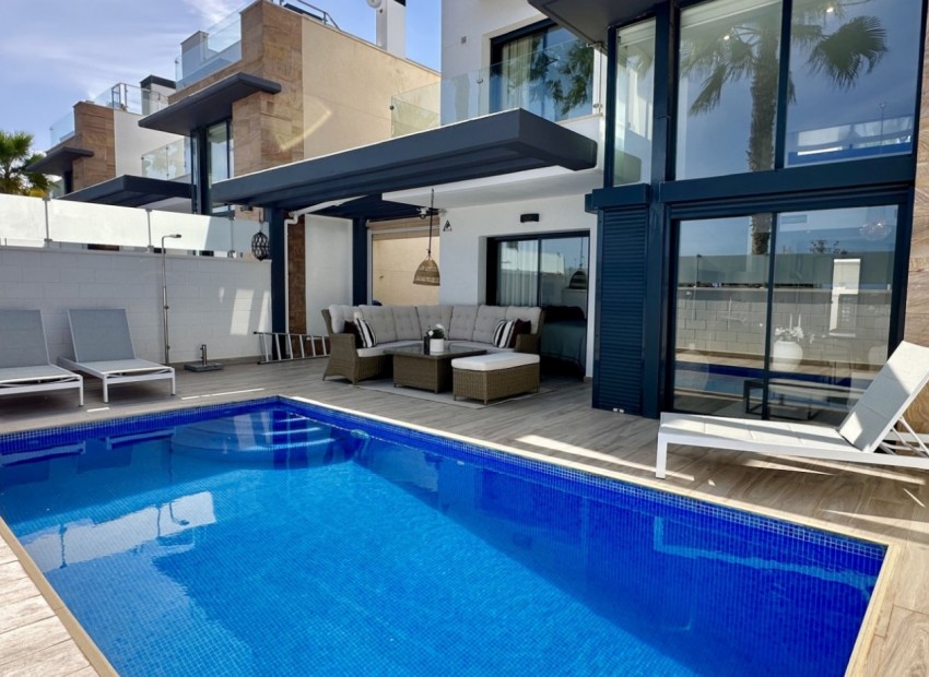 Sale - Villa -
Orihuela Costa - Lomas de Cabo Roig