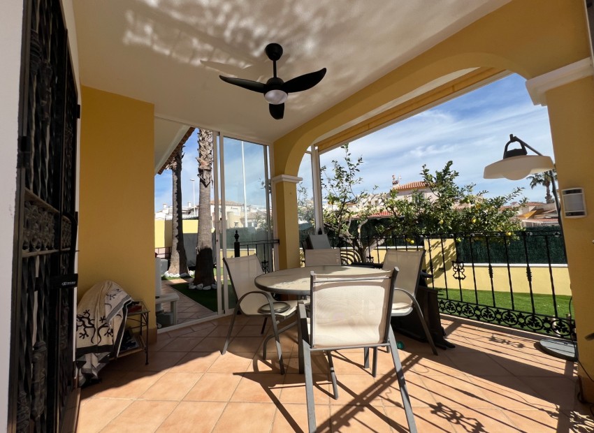 Sale - Villa -
Orihuela Costa - Los Dolses