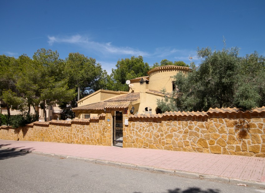 Sale - Villa -
Orihuela Costa* - Orihuela Costa Alicante