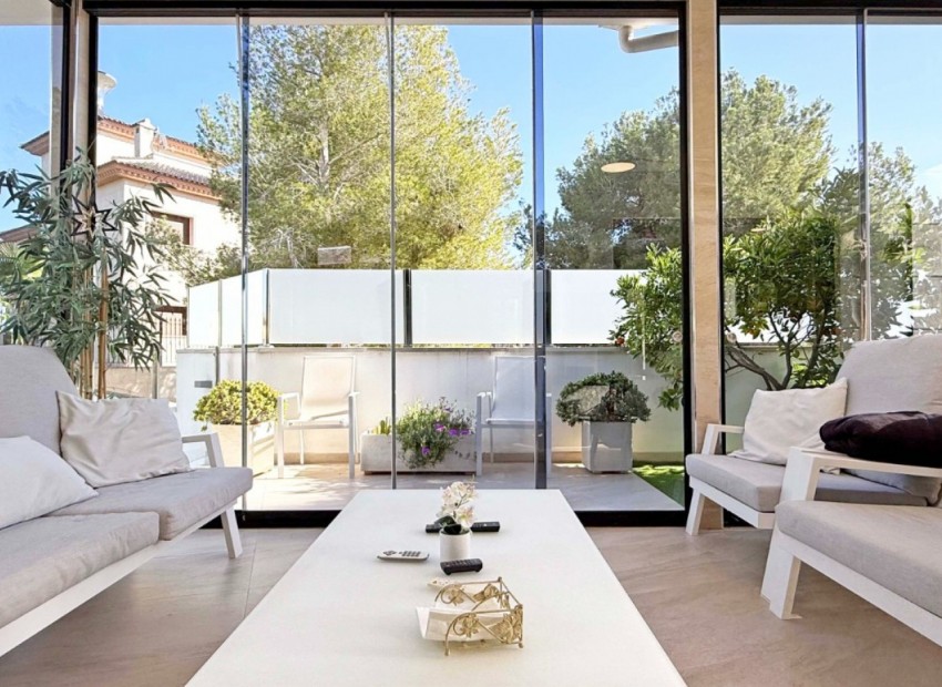 Sale - Villa -
Orihuela Costa* - Villamartin*