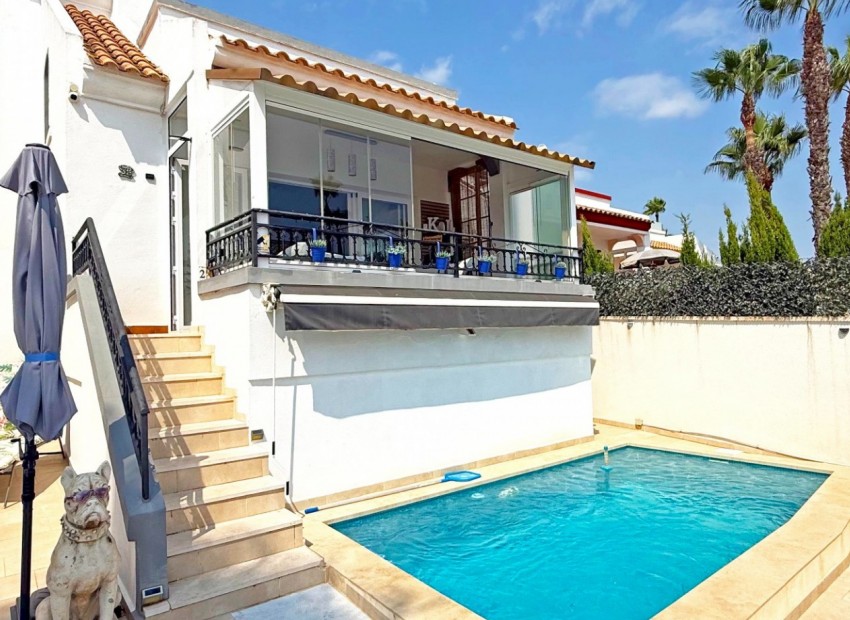 Sale - Villa -
Orihuela Costa - Villamartin