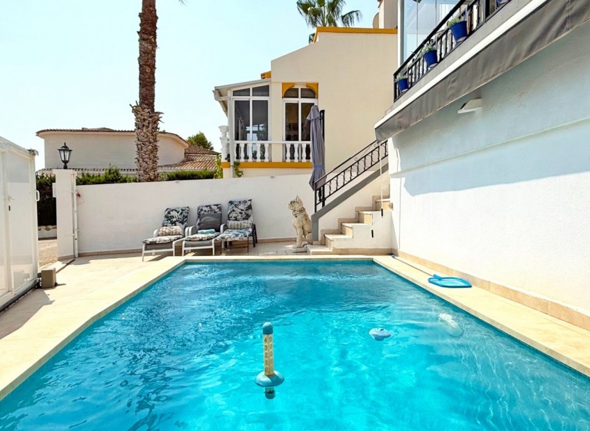 Sale - Villa -
Orihuela Costa - Villamartin